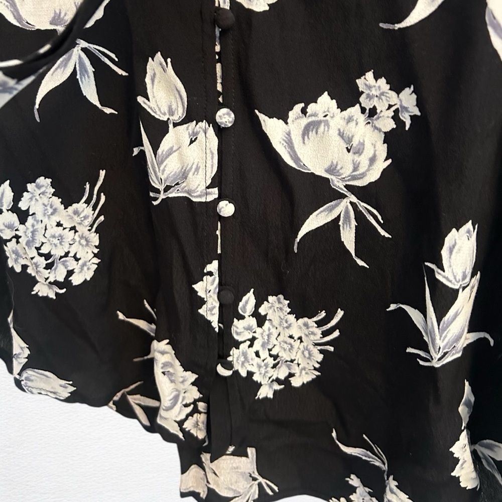 Maeve by Anthropologie • Black Floral Adagio Ruffle Button Top Tie Neck Sz Small - Picture 7 of 10